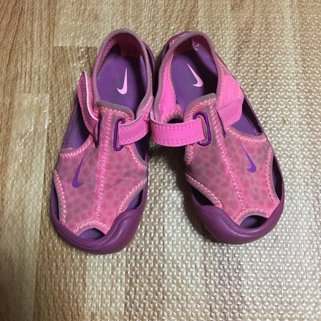 NIKE(ナイキ)の子供 サンダル キッズ/ベビー/マタニティのベビー靴/シューズ(~14cm)(サンダル)の商品写真