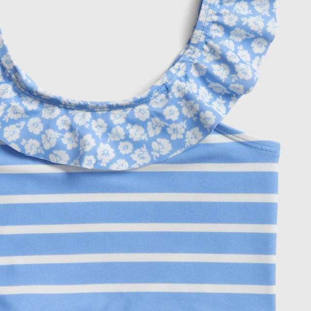 babyGAP(ベビーギャップ)の新品☆ラッフルストライプ  ブルー 水着 女の子 18-24M 90cm キッズ/ベビー/マタニティのキッズ服女の子用(90cm~)(水着)の商品写真