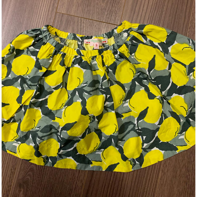 Bonpoint(ボンポワン)のボンポワン bonpoint  レモン柄 コットンフレアスカート 3A キッズ/ベビー/マタニティのキッズ服女の子用(90cm~)(スカート)の商品写真