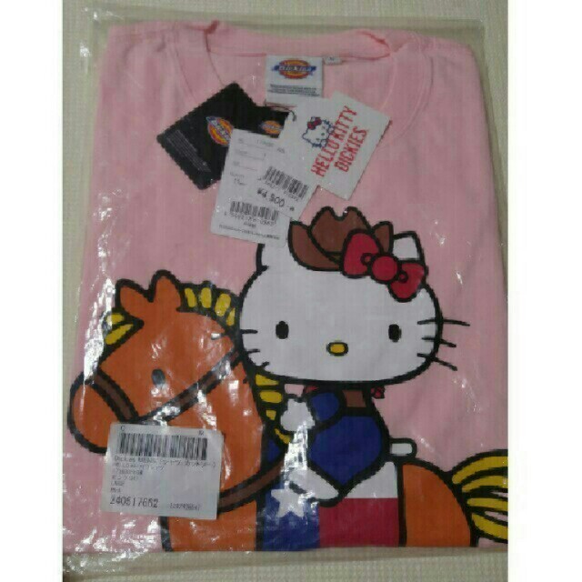 Dickies(ディッキーズ)のDickies HELLO KITTY Tシャツ レディースのトップス(Tシャツ(半袖/袖なし))の商品写真