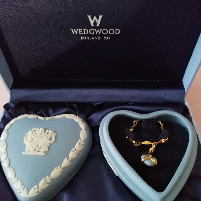 WEDGWOOD(ウェッジウッド)のウェッジウッド ハートボックス&ブレスレット レディースのアクセサリー(ブレスレット/バングル)の商品写真