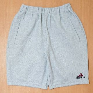 アディダス(adidas)のハーフパンツ(ハーフパンツ)