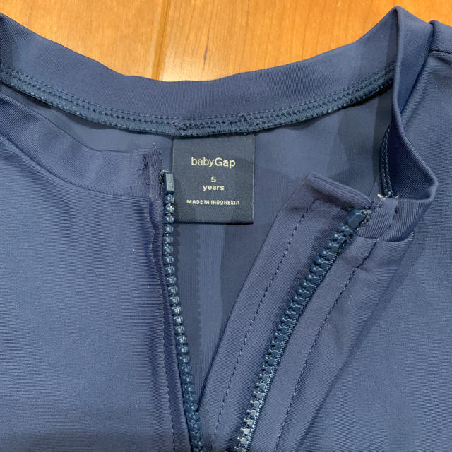 babyGAP(ベビーギャップ)のラッシュガード 110センチ キッズ/ベビー/マタニティのキッズ服女の子用(90cm~)(水着)の商品写真