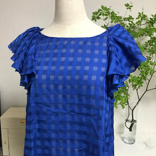 ランバンオンブルー(LANVIN en Bleu)のランバン オン ブルー フリルブラウス 青(シャツ/ブラウス(半袖/袖なし))