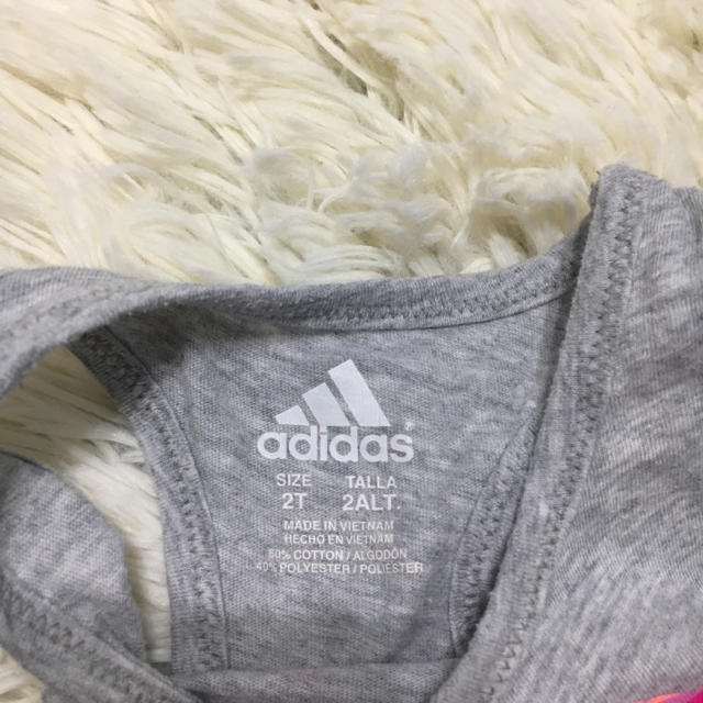 adidas(アディダス)のアディダス☆キッズ キッズ/ベビー/マタニティのキッズ服女の子用(90cm~)(Tシャツ/カットソー)の商品写真