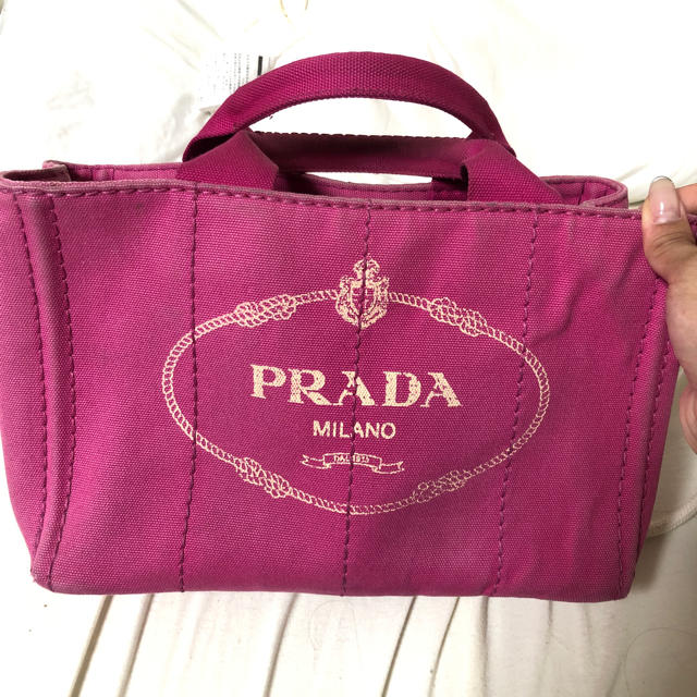 PRADA カナパ