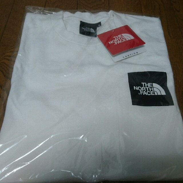 THE NORTH FACE(ザノースフェイス)のノースフェイス スクエアロゴティー NT31900 L 白 ホワイト W  メンズのトップス(Tシャツ/カットソー(半袖/袖なし))の商品写真