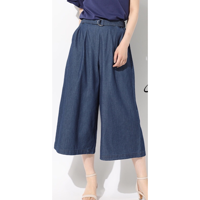 NICE CLAUP(ナイスクラップ)のNICE CLAUP 切りっぱなしデニムワイドパンツ レディースのパンツ(デニム/ジーンズ)の商品写真