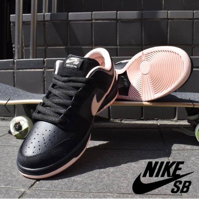 NIKE(ナイキ)のNIKE SB DUNK PINK メンズの靴/シューズ(スニーカー)の商品写真