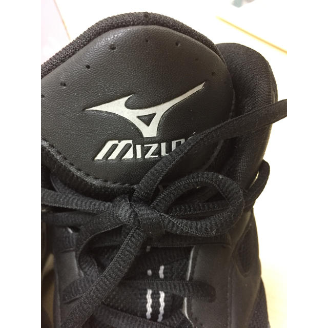 MIZUNO(ミズノ)のミズノ スニーカー22.5センチ キッズ/ベビー/マタニティのキッズ靴/シューズ(15cm~)(スニーカー)の商品写真