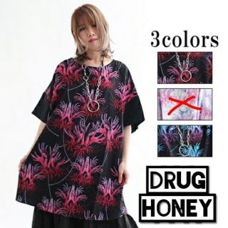 ファンキーフルーツ(FUNKY FRUIT)のDrughoney【ユニセックス】千手彼岸花柄袖ボックスシャツ赤(Tシャツ/カットソー(半袖/袖なし))