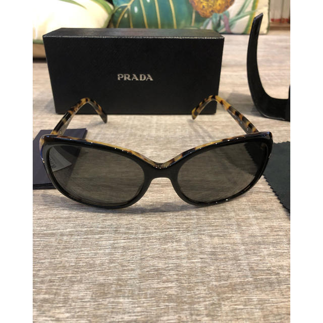 PRADA プラダ 新品サングラス 1