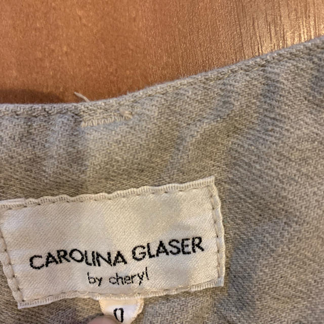 CAROLINA GLASER(カロリナグレイサー)のCarolina GlaserクロップドパンツGRY レディースのパンツ(クロップドパンツ)の商品写真