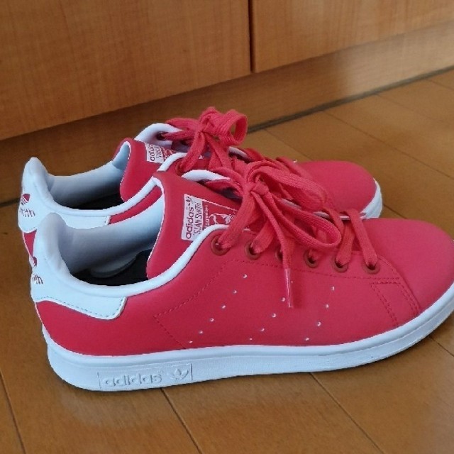 adidas(アディダス)のAdidas スタンスミス Originals BB5154 蛍光ピンク レディースの靴/シューズ(スニーカー)の商品写真