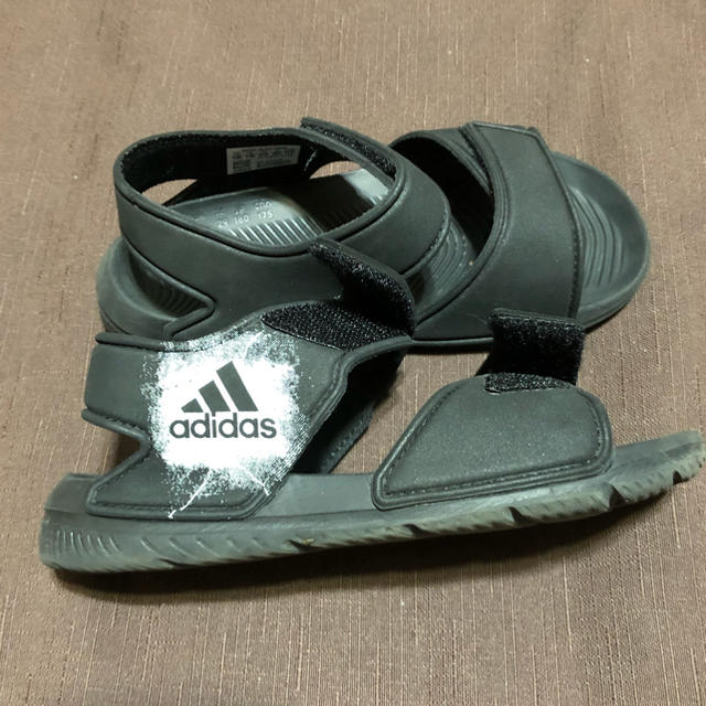 adidas(アディダス)のadidas サンダル キッズ/ベビー/マタニティのベビー靴/シューズ(~14cm)(サンダル)の商品写真