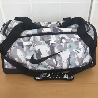 ナイキ(NIKE)のナイキ NIKE ダッフルバッグ ブラジリア 迷彩 カモフラージュ柄(ボストンバッグ)