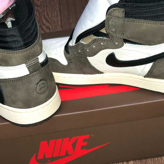 NIKE(ナイキ)のnike air jordan 1 travis scott メンズの靴/シューズ(スニーカー)の商品写真