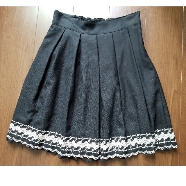 L'EST ROSE(レストローズ)のレストローズ　刺繍スカート レディースのスカート(ひざ丈スカート)の商品写真