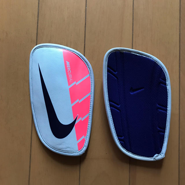 NIKE(ナイキ)のNIKE シンガード スポーツ/アウトドアのサッカー/フットサル(その他)の商品写真