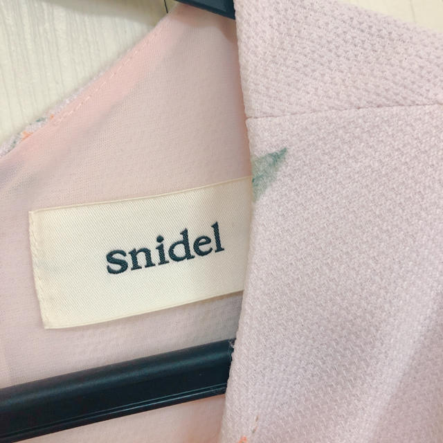 SNIDEL(スナイデル)の最終値下げ SNIDEL 肩フリル ノースリーブワンピ ピンク レディースのワンピース(ひざ丈ワンピース)の商品写真