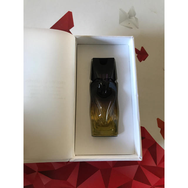 Christian Louboutin(クリスチャンルブタン)のクリスチャン ルブタン 新品 香水 トラブルインヘヴン ミニボトル 5ml コスメ/美容の香水(香水(女性用))の商品写真