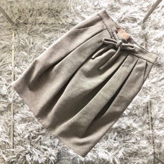 クロエ(Chloe)の【美品 未使用】Chloe コクーンスカート ¥126,000 ドゥロワー(ひざ丈スカート)