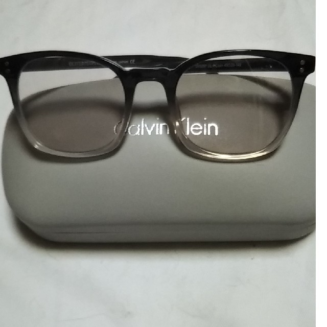 OLIVER PEOPLES　黒グレーグラデーション メガネ　UVカットレンズ付 レディースのファッション小物(サングラス/メガネ)の商品写真