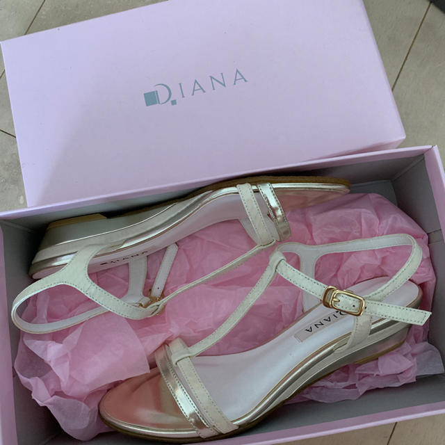 DIANA(ダイアナ)のDIANA ダイアナ ローヒール サンダル フラット レディースの靴/シューズ(サンダル)の商品写真