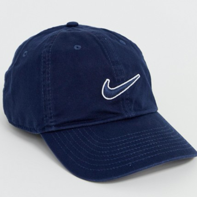 NIKE(ナイキ)の【海外限定】Nike(ナイキ) swoosh キャップ帽子 ネイビー レディースの帽子(キャップ)の商品写真
