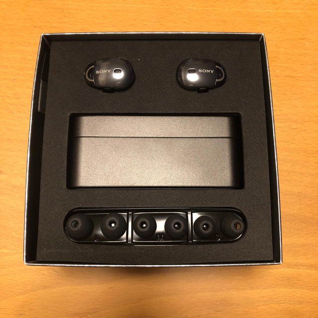 SONY(ソニー)のソニー ワイヤレスノイズキャンセリングイヤホン WF-1000X  スマホ/家電/カメラのオーディオ機器(ヘッドフォン/イヤフォン)の商品写真