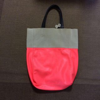 エイチアンドエム(H&M)の未使用！バイカラートートバッグ(トートバッグ)