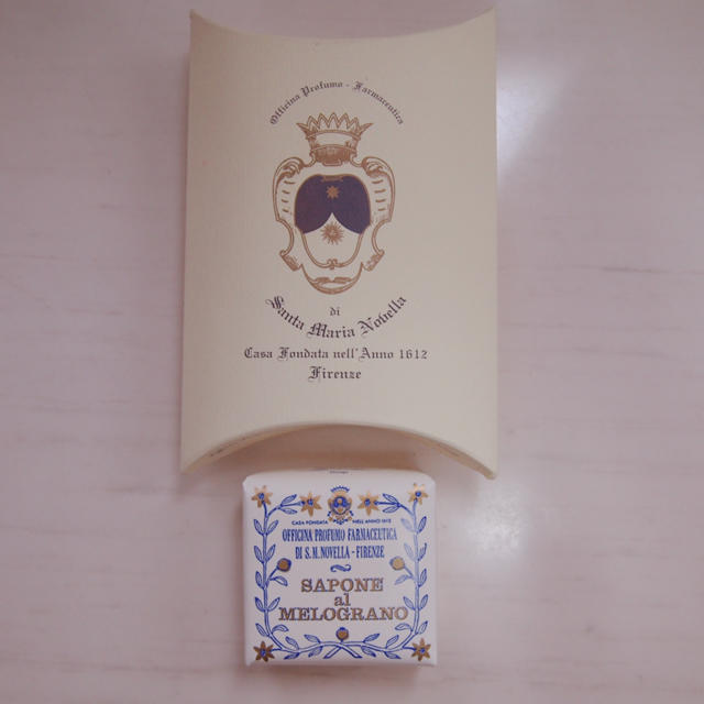 Santa Maria Novella(サンタマリアノヴェッラ)の❁サンタ マリア ノヴェッラ❁ザクロソープ❁トワレットサイズ❁ コスメ/美容のボディケア(ボディソープ/石鹸)の商品写真