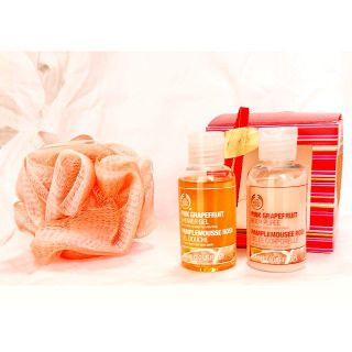 ザボディショップ(THE BODY SHOP)の【未使用】バスギフト3点セット【ピンクグレープフルーツ】(バスグッズ)