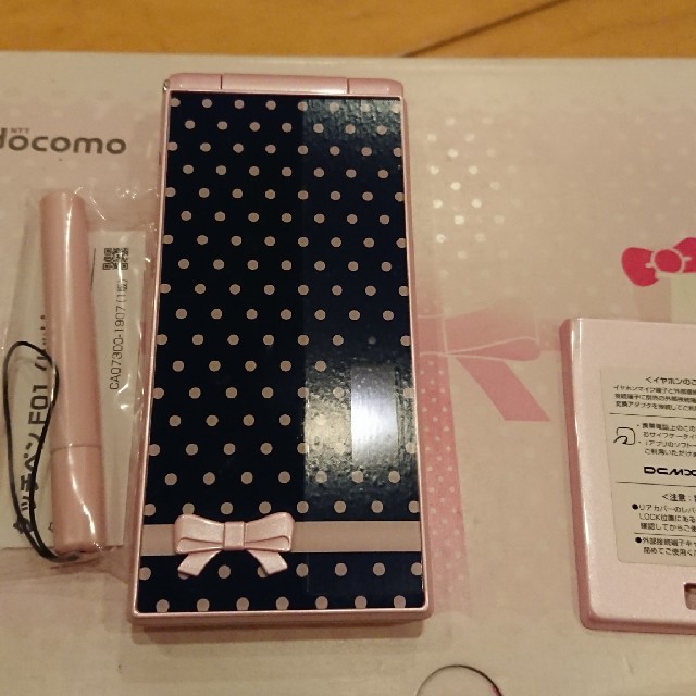 【オープニング 大放出セール】 NTTdocomo Girlsハッピーピンク☆未使用品 F06D DOCOMO - 携帯電話本体