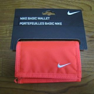 ナイキ(NIKE)の【新品未使用】NIKE ベーシックウォレット　レッド(折り財布)