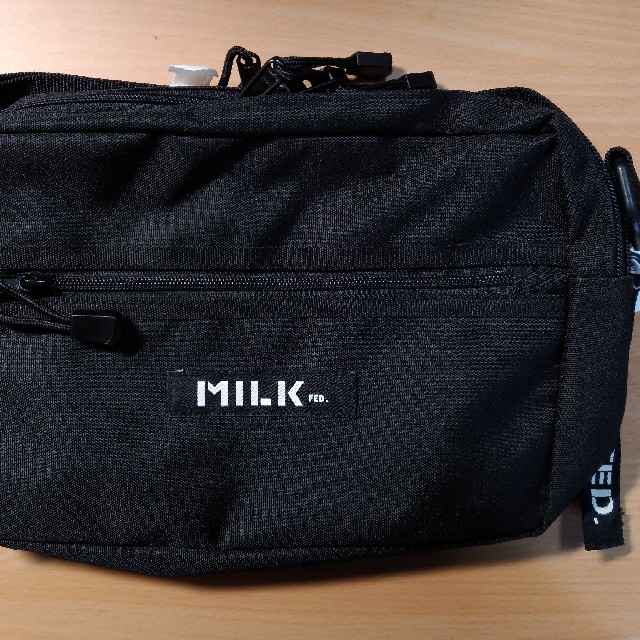 MILKFED.(ミルクフェド)の【新品】ミルクフェド ショルダーバッグ ブラック ロコテープ付き レディースのバッグ(ショルダーバッグ)の商品写真