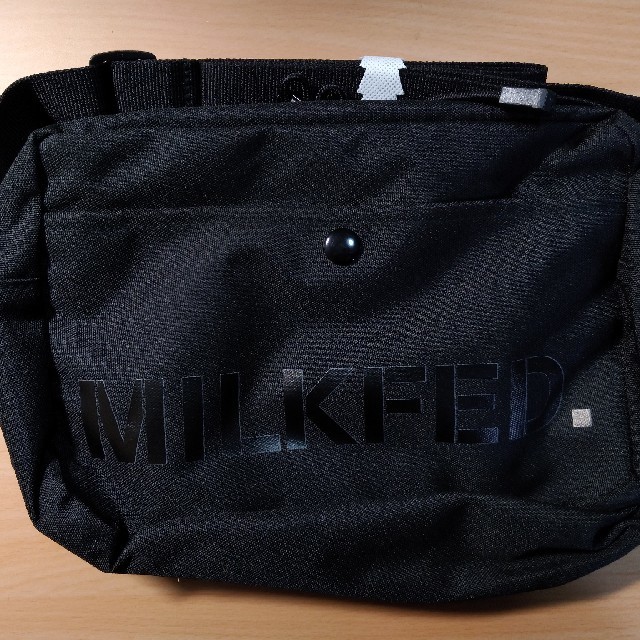 MILKFED.(ミルクフェド)の【新品】ミルクフェド ショルダーバッグ ブラック ロコテープ付き レディースのバッグ(ショルダーバッグ)の商品写真
