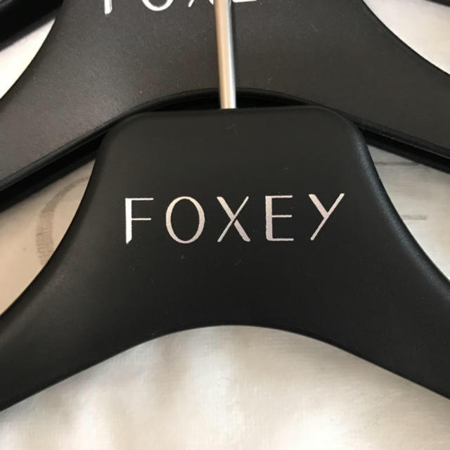 FOXEY(フォクシー)の週末限定 フォクシーFOXEYハンガー ５本 レディースのファッション小物(その他)の商品写真