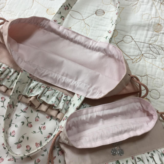 リバティ ハンドメイド  巾着   フローティングフローラ ピンク  c&s  ハンドメイドのキッズ/ベビー(外出用品)の商品写真