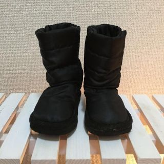 コンビ黒ダウンブーツ13cm(ブーツ)