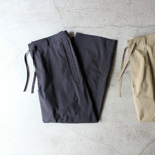 COMOLI(コモリ)の17SS AURALEE  パンツ サイズ3  黒 ブラック メンズのパンツ(スラックス)の商品写真