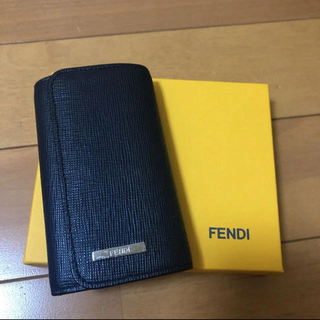 FENDI(フェンディ)のFENDIキーケース レディースのファッション小物(キーケース)の商品写真