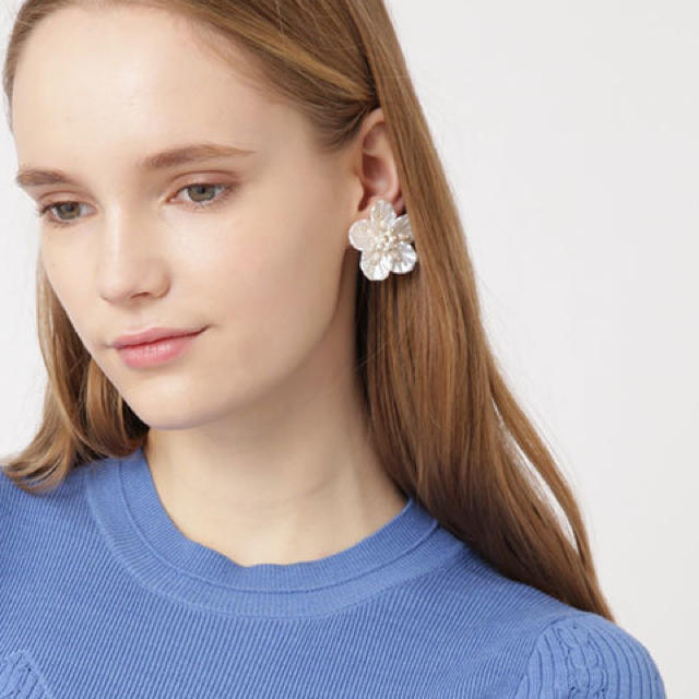 JILLSTUART(ジルスチュアート)のジルJILL🌸パールフラワーイヤリング レディースのアクセサリー(イヤリング)の商品写真