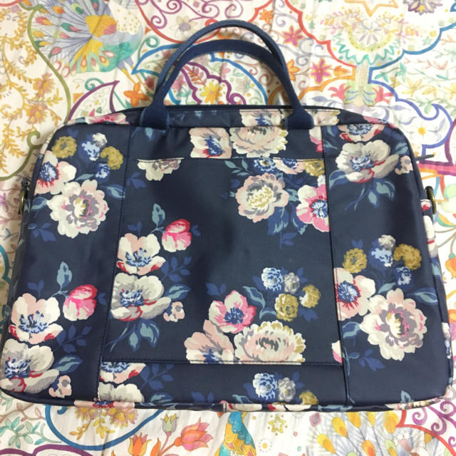 Cath Kidston(キャスキッドソン)のキャス・キッドソン ノートPCケース  Laptop case ノートPCバッグ スマホ/家電/カメラのPC/タブレット(PC周辺機器)の商品写真