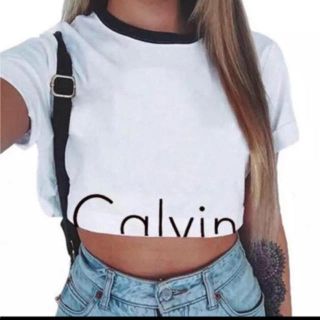 カルバンクライン(Calvin Klein)のカルバンクライン Tシャツ トップス  ショート丈 (Tシャツ(半袖/袖なし))