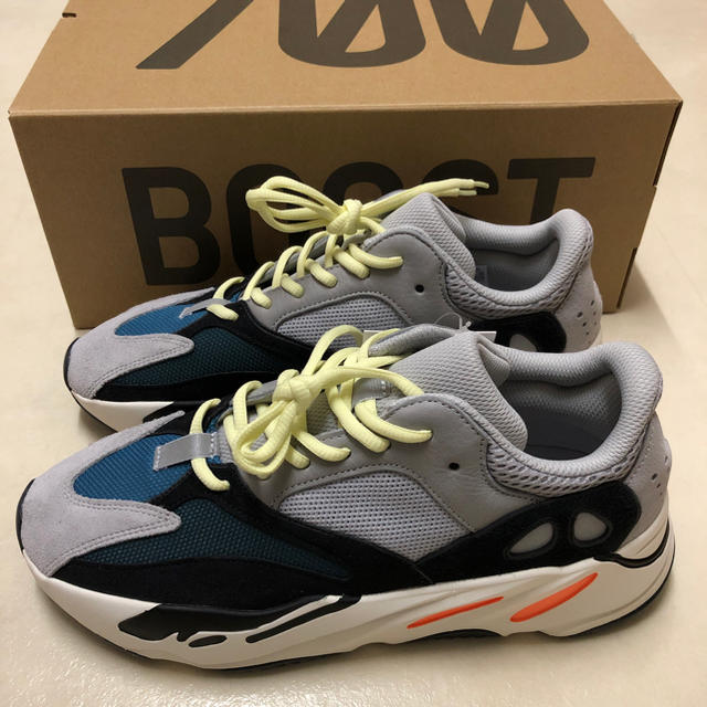 adidas(アディダス)のkingsupr様専用 yeezy boost700 メンズの靴/シューズ(スニーカー)の商品写真