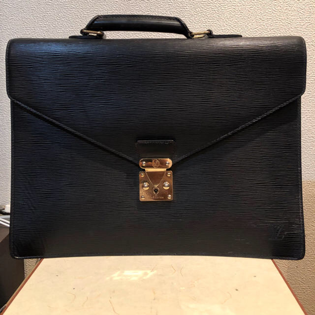 ルイビィトン エピ ビジネスバック 売り切れ必至! www.gold-and-wood.com