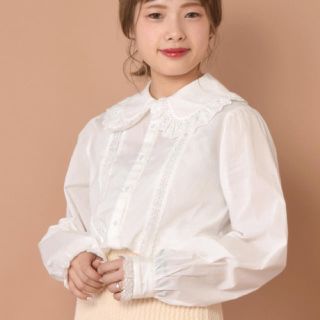 ダブルクローゼット(w closet)のフリル レース付き 丸襟 ブラウス(シャツ/ブラウス(長袖/七分))