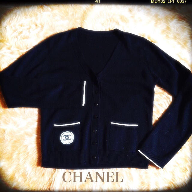 CHANEL(シャネル)のCHANEL cardigan BK レディースのトップス(カーディガン)の商品写真