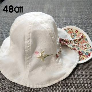 ベベ(BeBe)の【ホームクリーニング済み】ベビー帽子 48 白 刺繍 リボン 花柄 女の子(帽子)